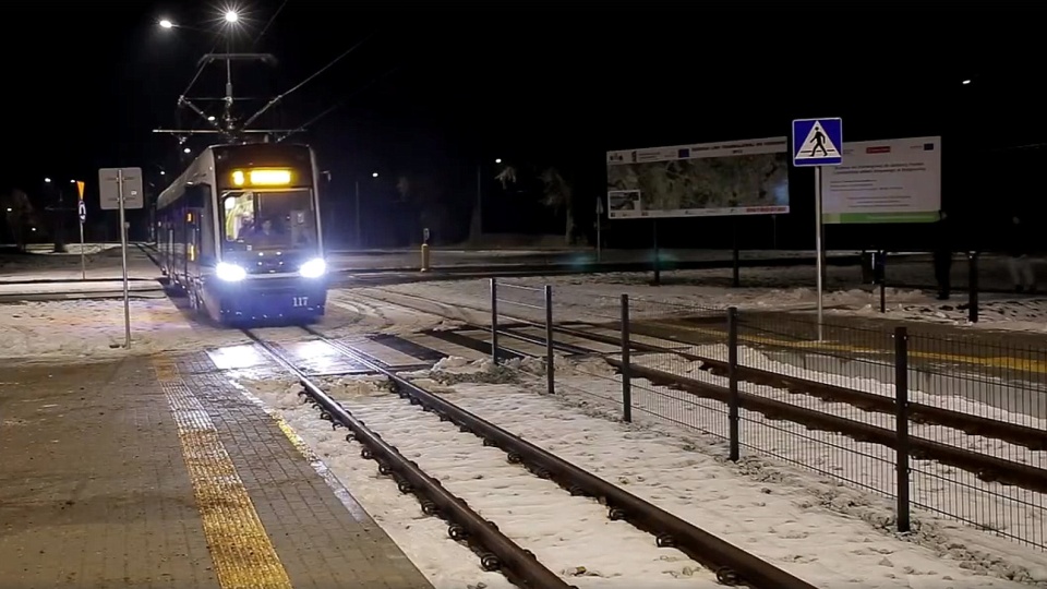 Z zajezdni w Łoskoniu kursująca między Fordonem a Rycerską "5" wyjechała o 4.38. Fot. Zrzut ekranu