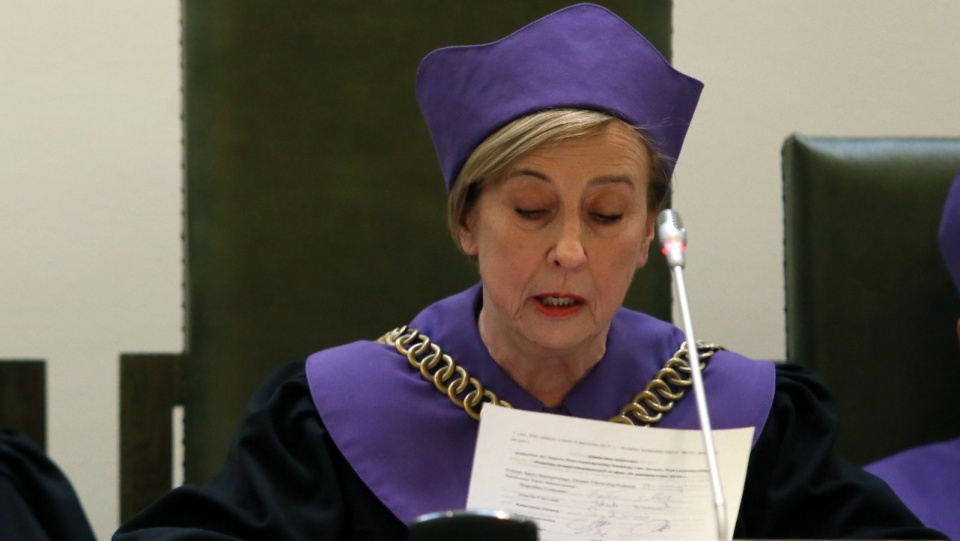 Przewodnicząca rozprawie, prezes Sądu Najwyższego kierująca pracami Izby Pracy, Ubezpieczeń Społecznych i Spraw Publicznych Teresa Flemming-Kulesza podczas posiedzenia Sądu Najwyższego. Fot. PAP/Tomasz Gzell