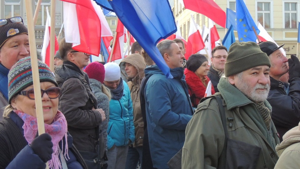 Wśród manifestujących prezydent Bydgoszczy Rafał Bruski i radny Janusz Czwojda. Fot. Agata Polcyn.