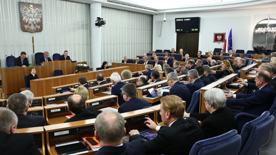 Za nową ustawą - Prawo o prokuraturze głosowało 62 senatorów, przeciw - 24, a wstrzymał się 1. Fot. PAP/Rafał Guz