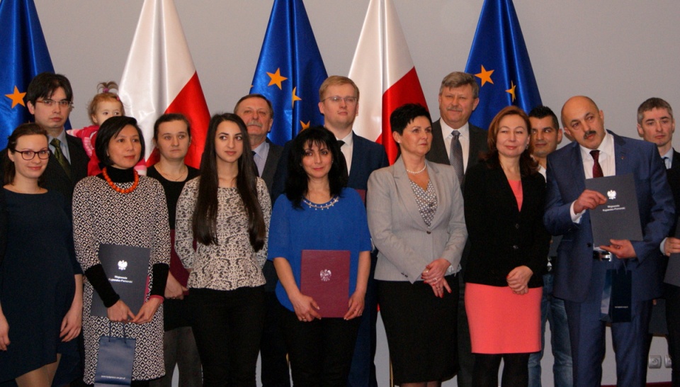 Uroczystość wręczenia aktów nadania obywatelstwa polskiego odbyła się w Kujawsko-Pomorskim Urzędzie Wojewódzkim. Fot. Hanna Gołata