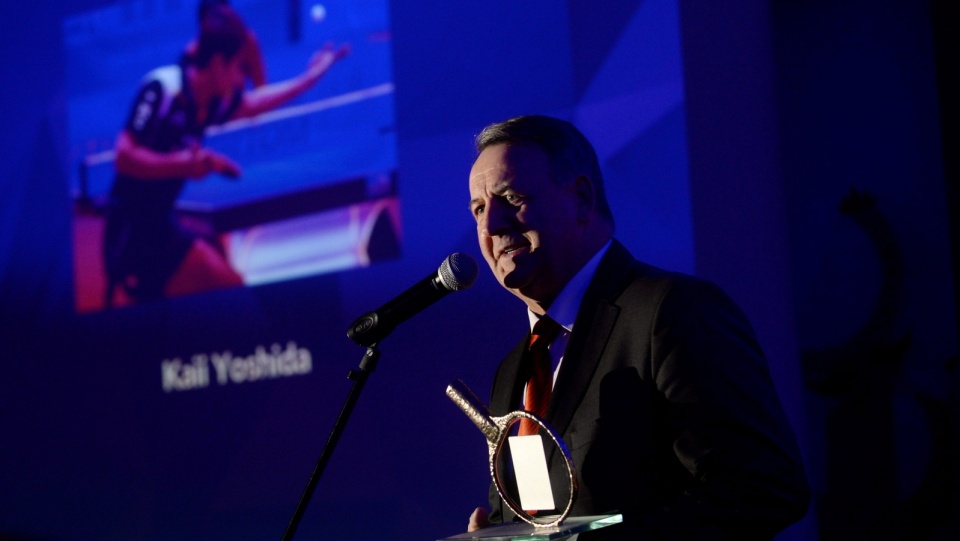 Prezes Olimpii-Unii Grudziądz Józef Mularczyk podczas gali tenisa stołowego "Diamentowa Rakietka" w Warszawie. Fot. PAP/Bartłomiej Zborowski