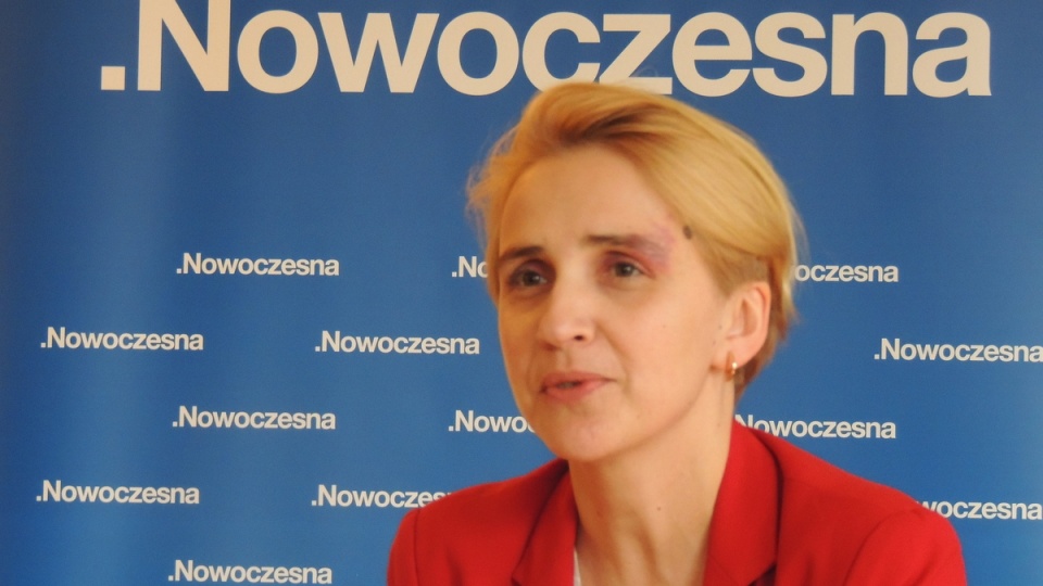 Joanna Scheuring-Wielgus w biurze poselskim Nowoczesnej we Włocławku. Fot. Marek Ledwosiński