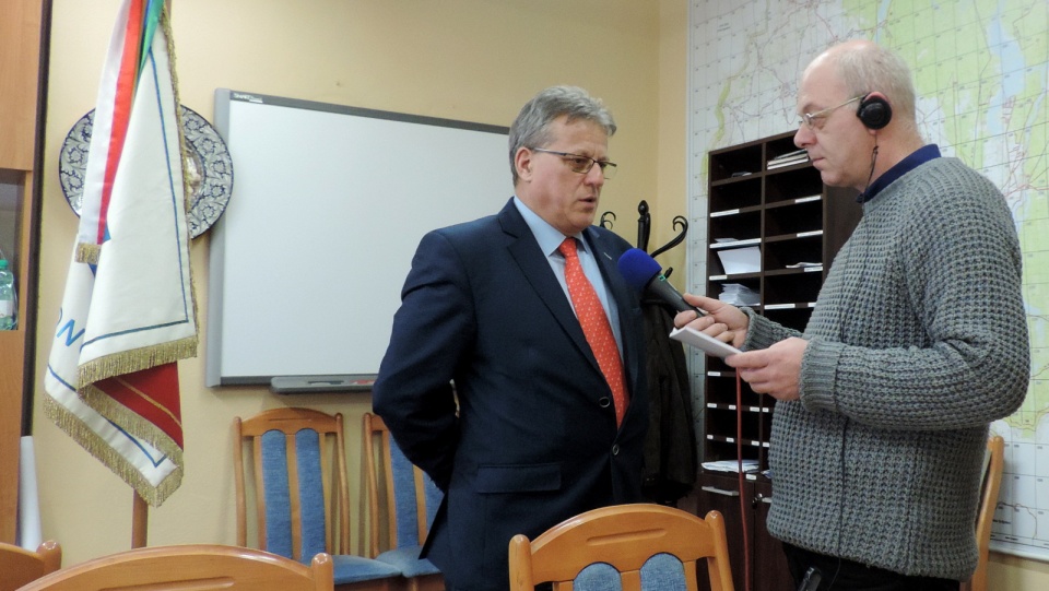 Robert Erdmann rozmawia z burmistrzem Koronowa Bolesławem Grygorewiczem. Fot. Lech Przybyliński