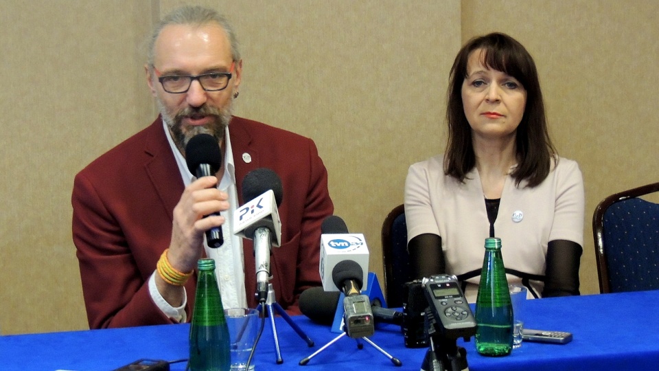 Mateusz Kijowski podczas konferencji prasowej w Toruniu. Fot. Monika Kaczyńska