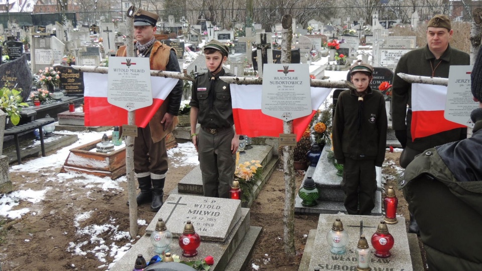 Msza święta, spotkanie przy ścianie pamięci, okolicznościowa wystawa i spotkanie w Urzędzie Wojewódzkim. Fot. Tatiana Adonis