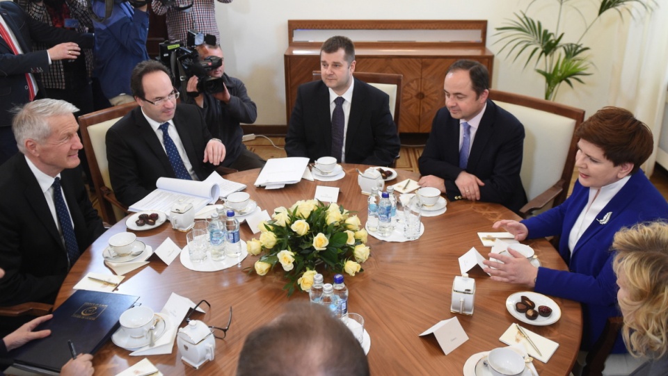 W spotkaniu premier z sekretarzem generalnym Rady Europy uczestniczyli też wiceszefowie MSZ Konrad Szymański oraz Aleksander Stępkowski. Fot. PAP/Radek Pietruszka