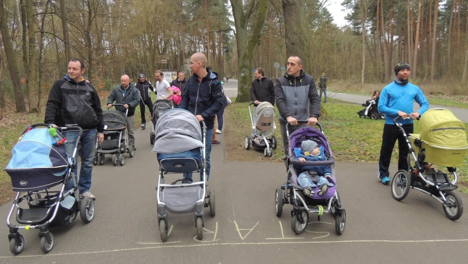 Chodzi przede wszystkim o integrację i zabawę na świeżym powietrzu - mówią organizatorzy wyścigu wózków. Fot. Damian Klich