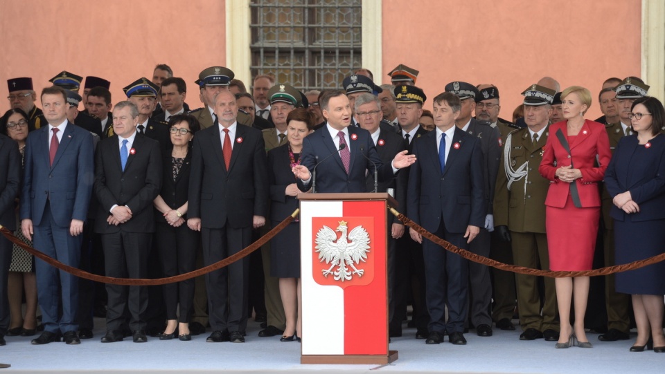 Wystąpienie prezydenta Andrzeja Dudy na Placu Zamkowym w Warszawie. Fot. PAP/Jacek Turczyk