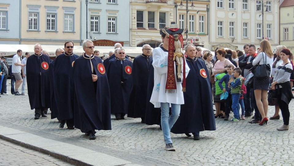 Była uroczysta msza, zabrzmiał hymn państwowy, był pokaz musztry paradnej, specjalny koncert i okolicznościowe przemówienia. Fot. Tatiana Adonis