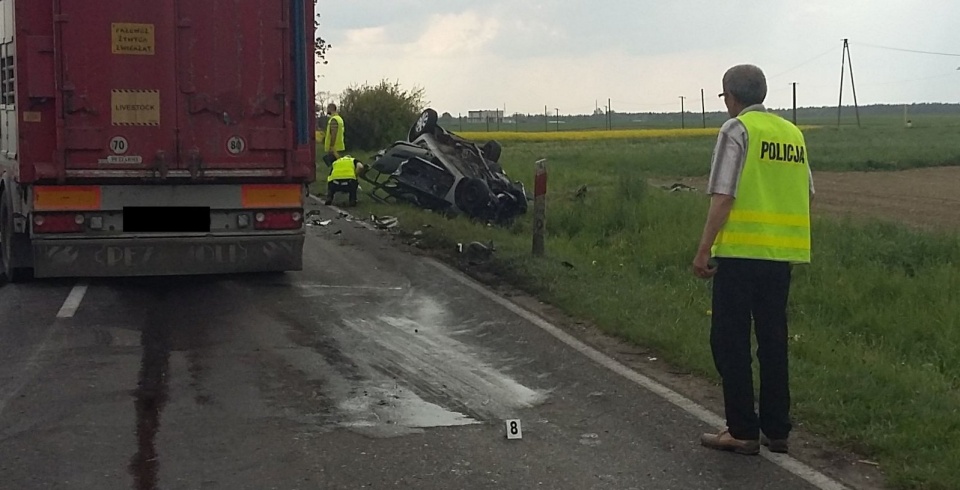 3 osoby zginęły w wypadku w Elzanowie na drodze krajowej nr 15 na odcinku Toruń - Kowalewo Pomorskie. Fot. Policja
