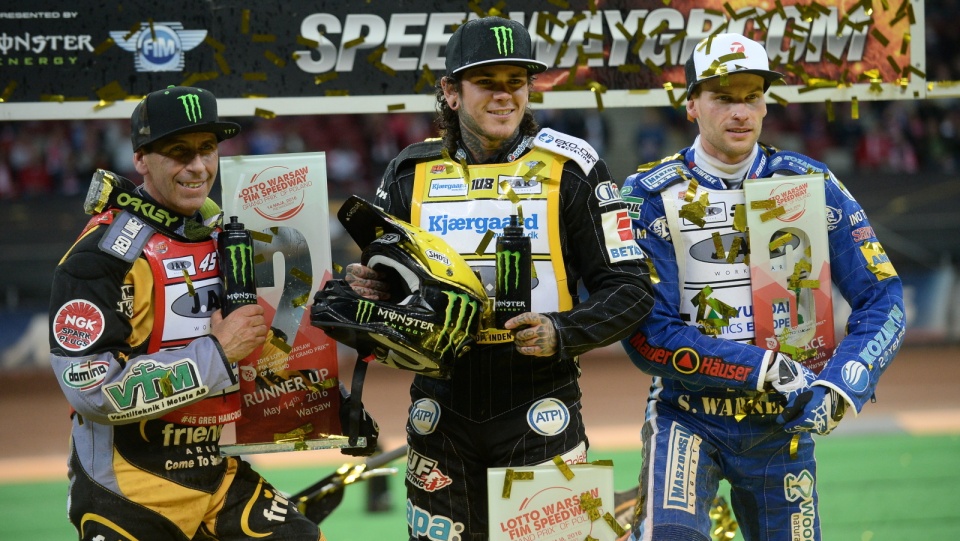 Zwycięzca Brytyjczyk Tai Woffinden (C), 2. miejsce - Amerykanin Greg Hancock (L) i 3. miejsce - Słoweniec Matej Zagar (P). Fot. PAP/Bartłomiej Zborowski