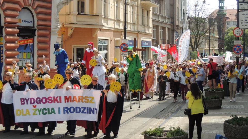 Uczestnicy marszu przeszli ulicami Bydgoszczy. Fot. Damian Klich