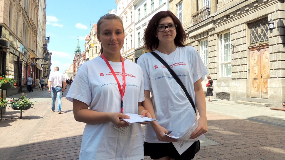 Do udziału w akcji zachęcali Młodzieżowi Liderzy Profilaktyki Uzależnień. Fot. Michał Zaręba