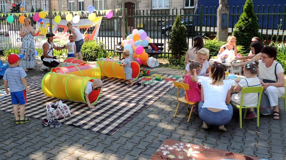 W ramach Międzynarodowych Otwartych Dni Nauki w Kujawsko Pomorskiej Szkole Wyższej, można na przykład przyjść ze swoim dzieckiem na piknik dla najmłodszych. Fot. Damian Klich