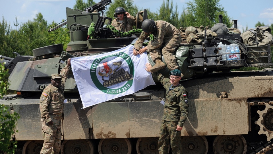 Wspólne przygotowania polskich i amerykańskich żołnierzy do ćwiczenia ANAKONDA 16. PAP/Marcin Bielecki