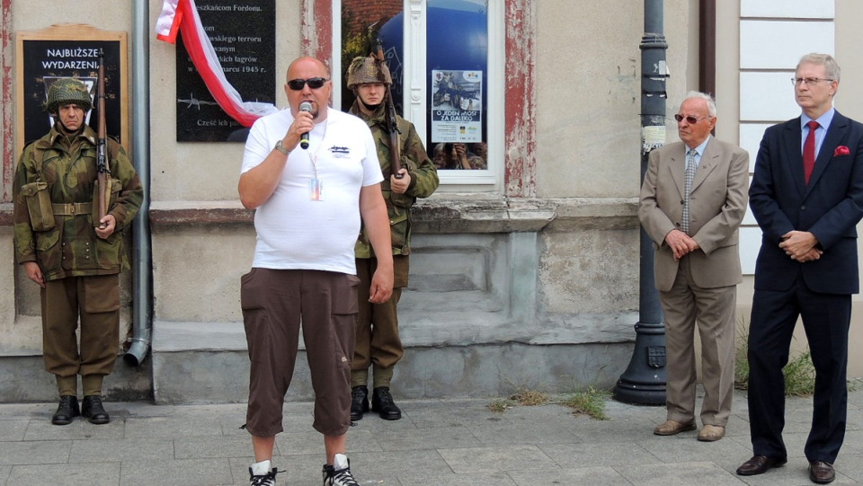 Tablica poświęcona Sybirakom odsłonięta w Starym Fordonie. Fot. Damian Klich