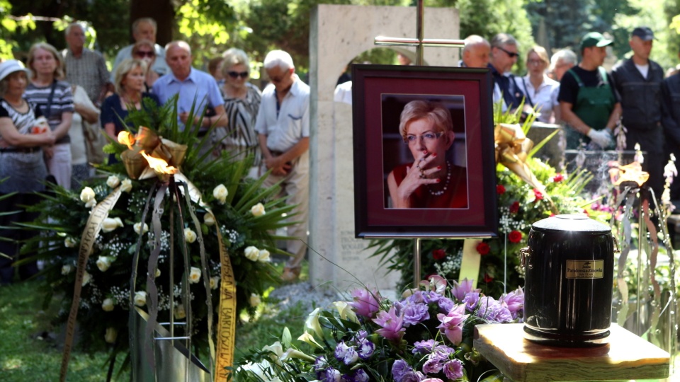 Janina Paradowska pochowana została w Alei Zasłużonych Cmentarza Rakowickiego. Fot. PAP/Stanisław Rozpędzik