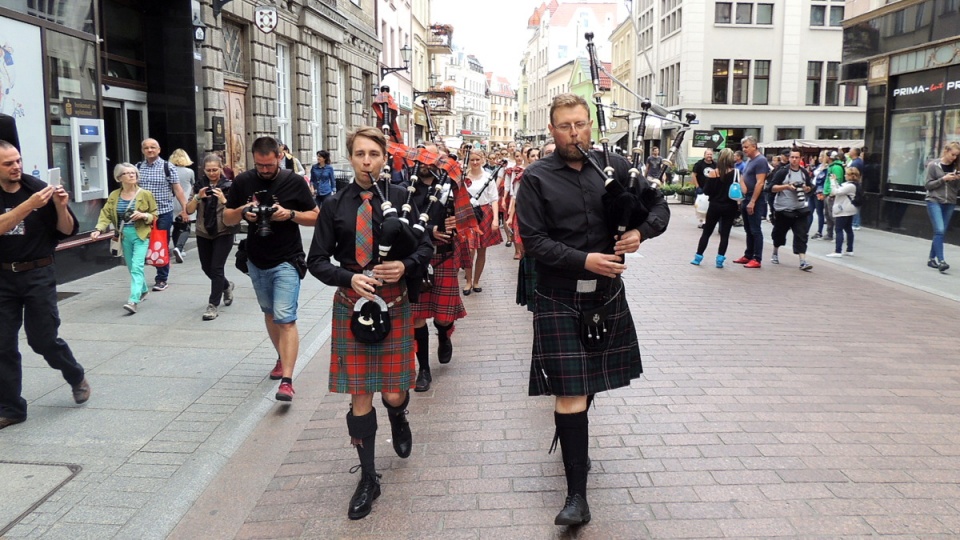Paradę dudziarzy zorganizowano przy okazji Festiwalu Tańca i Muzyki Celtyckiej "Celtycki Gotyk". Fot. Michał Zaręba