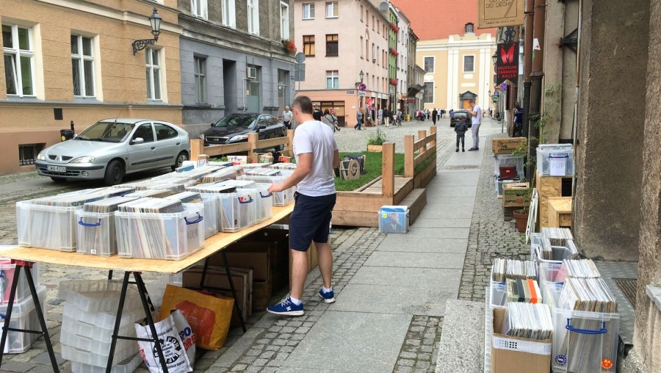 Giełda odbywa się pod gołym niebem. Fot. Piot Michalczewski