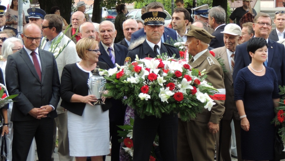 Włocławskie uroczystości 72. rocznicy wybuchu Powstania Warszawskiego, odbyły się przy pomniku Armii Krajowej. Fot. Marek Ledwosiński