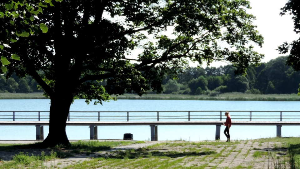 Pustki na plaży i kąpielisku w Chmielnikach. Fot. Lech Przybyliński