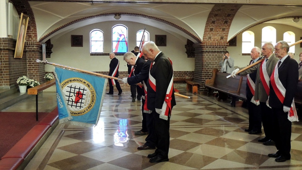 W bydgoskim kościele pod wezwaniem św. Andrzeja Boboli odbyła się dzisiaj uroczysta msza święta w intencji NSZZ "Solidarność". Fot. Damian Klich