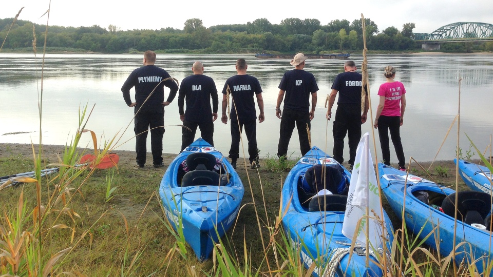 Spływ rozpoczął się niedaleko mostu w bydgoskim Fordonie. Fot. Tomasz Kaźmierski