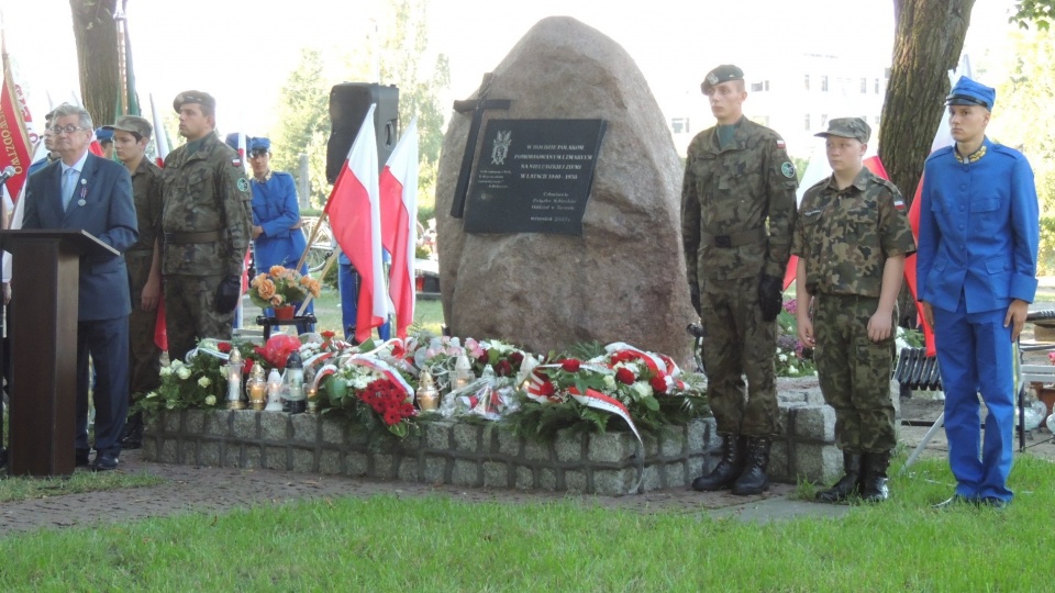 Główne uroczystości zorganizowano na Cmentarzu Komunalnym przy obelisku Sybiraków. Fot. Michał Zaręba