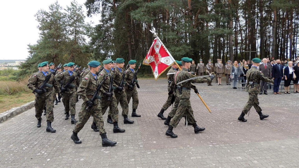 Były salwy honorowe, przemówienia, wspólna modlitwa. Fot. Damian Klich