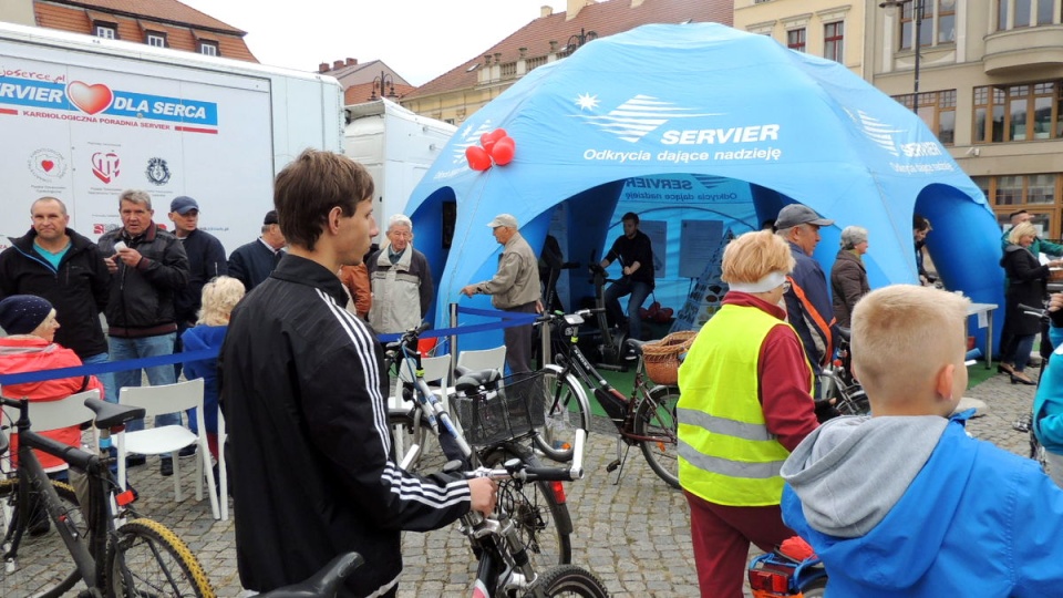 W ramach obchodów "Światowego Dnia Serca" zainteresowani mogli w Bydgoszczy poddać się badaniom w zakresie pomiaru ciśnienia tętniczego, stężenie glukozy czy wskaźnika BMI. Fot. Damian Klich