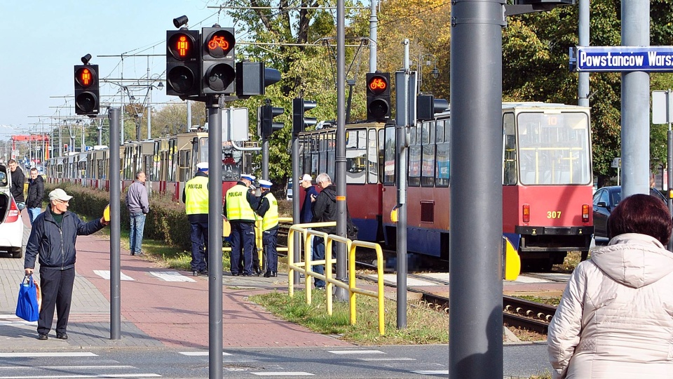 86-letnia kobieta weszła na czerwonym świetle na pasach wprost pod nadjeżdżający tramwaj. Fot. Karol Szymak/nadesłane