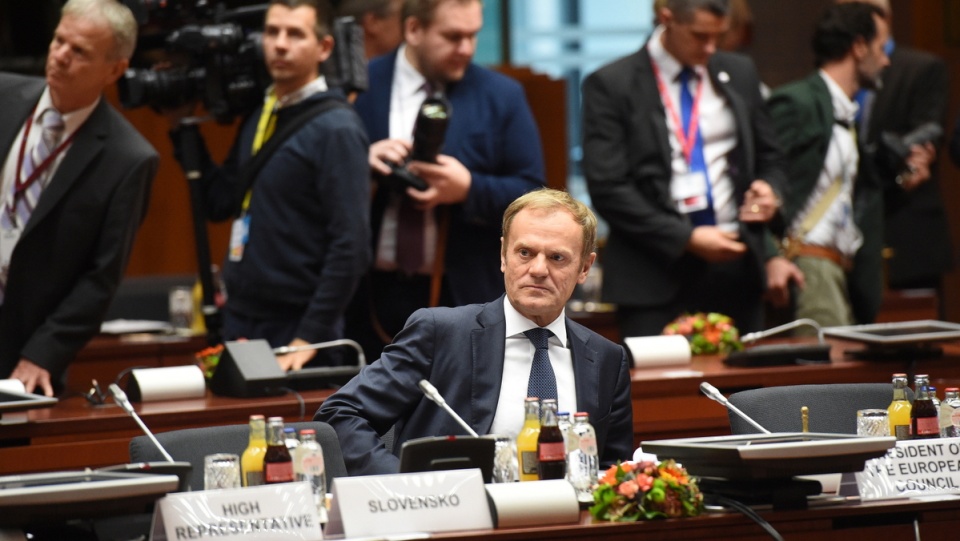 Przewodniczący Rady Europejskiej Donald Tusk podczas rozmów plenarnych na szczycie Unii Europejskiej w Brukseli. Fot. PAP/Radek Pietruszka