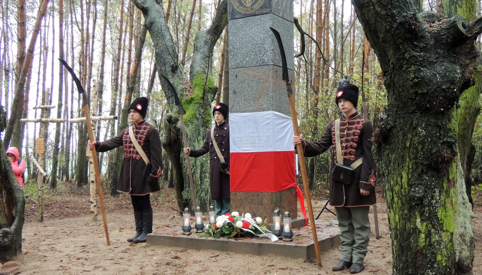 Pomnik ufundowała gmina i mieszkańcy. Fot. Marek Ledwosiński