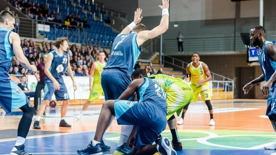 Czy w niedzielne popołudnie koszykarze Trefla Sopot znajdą sposób na szczelną defensywę Polskiego Cukru Toruń? Fot. facebook.com/BasketTorun