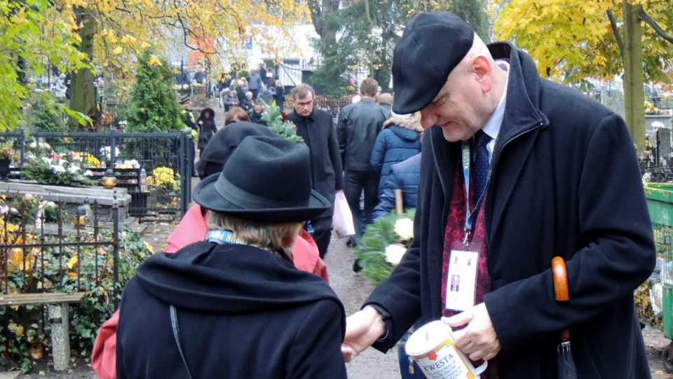 Jak co roku w kweście biorą udział m.in. prezydent Torunia Michał Zaleski z małżonką. Fot. Michał Zaręba