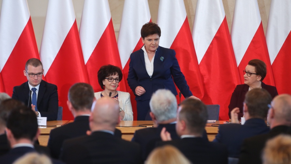 Premier Beata Szydło oraz minister edukacji narodowej Anna Zalewska spotkały się z wojewodami oraz kuratorami oświaty. Fot. PAP/Rafał Guz