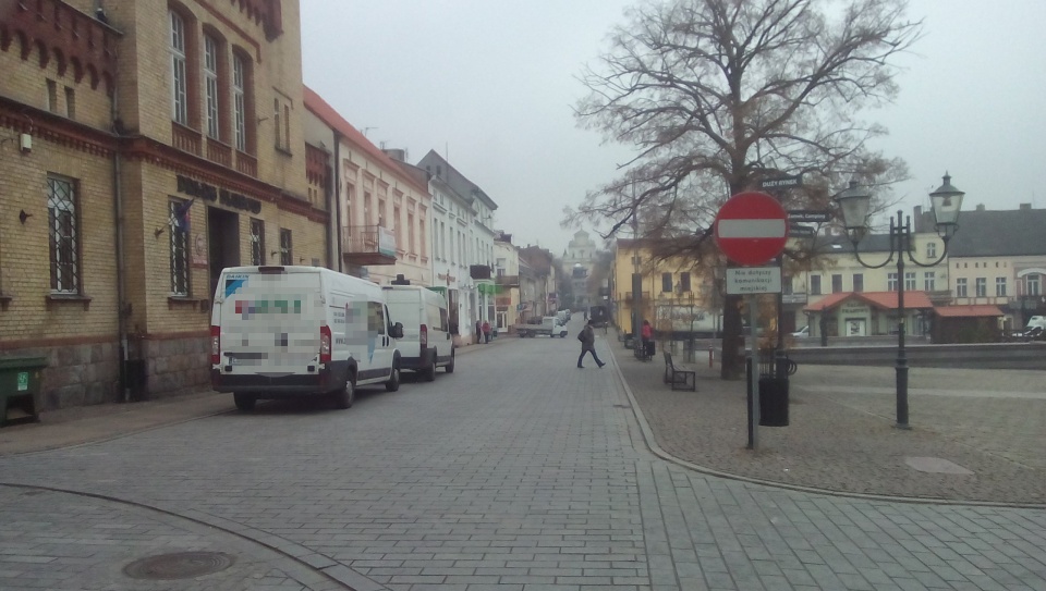 Ulica przecinająca Stary Rynek będzie przejezdna na całej długości. Fot. Marcin Doliński