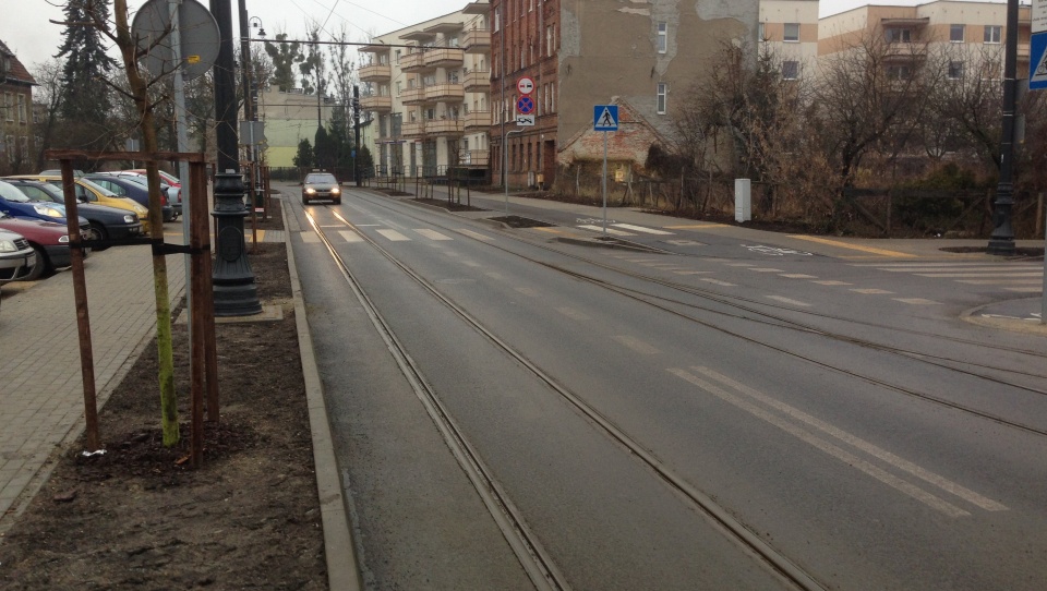 Dzięki przebudowie tramwaje będą kursować szybciej, a rowerzyści skorzystają z bezpiecznej ścieżki rowerowej. Fot. Tomasz Kaźmierski