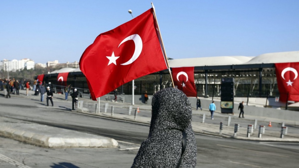 Do dwóch eksplozji doszło 10 grudnia wieczorem w pobliżu stadionu Vodafone Arena w Stambule. Fot. PAP/EPA/CEM TURKEL