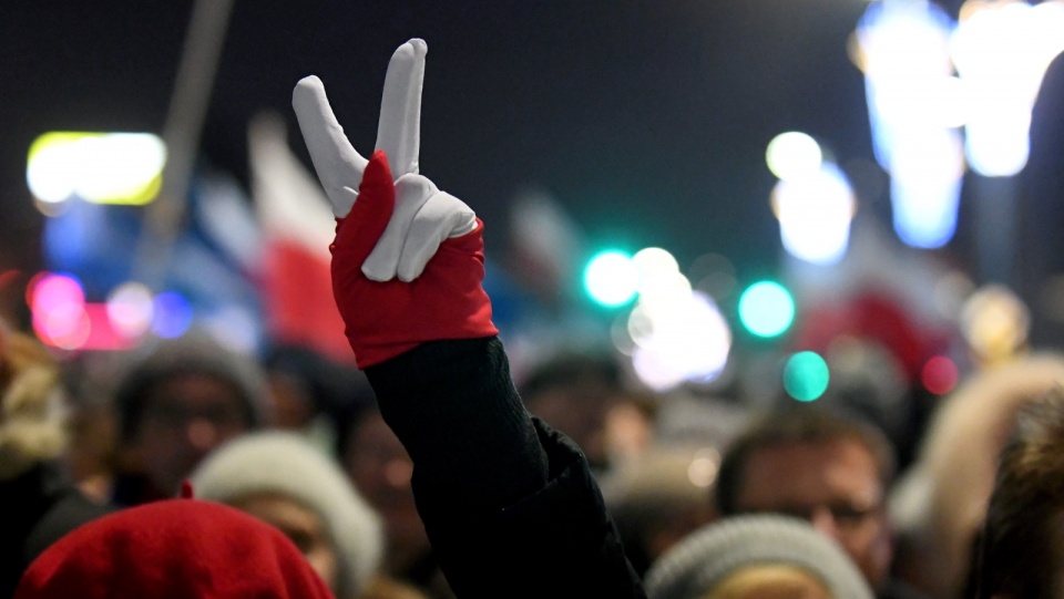 Marsz Komitetu Obrony Demokracji "Stop Dewastacji Polski!" zorganizowany w 35. rocznicę wprowadzenia stanu wojennego. Fot. PAP/Bartłomiej Zborowski