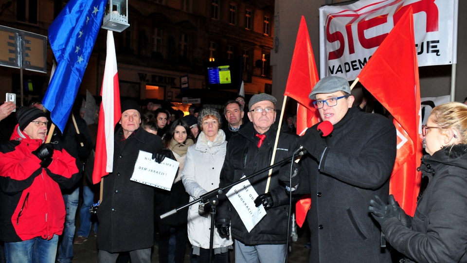 Manifestacja przed biurem PiS w Bydgoszczy. Fot. Ireneusz Sanger