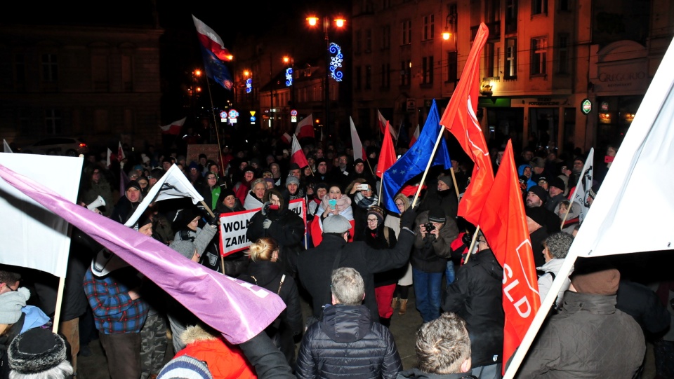 Manifestacja przed biurem PiS w Bydgoszczy. Fot. Ireneusz Sanger