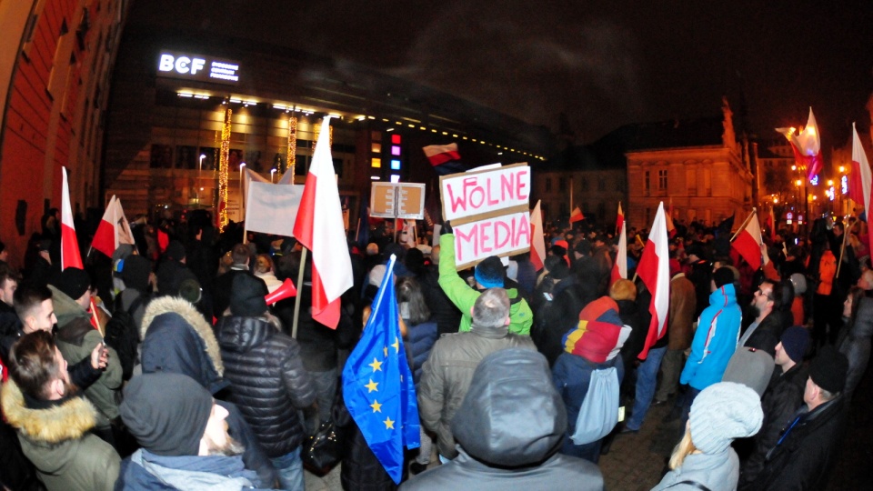 Manifestacja przed biurem PiS w Bydgoszczy. Fot. Ireneusz Sanger