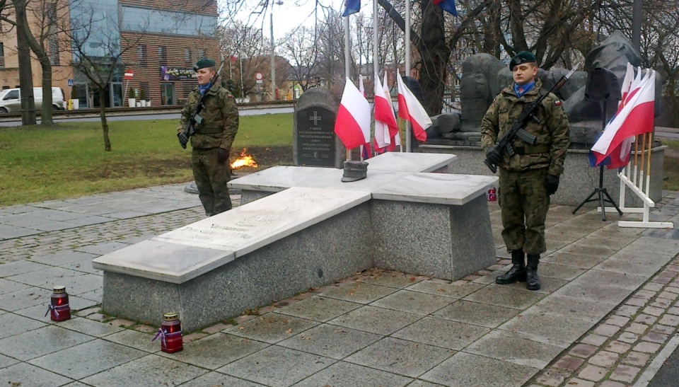 Rocznicę wybuchu Powstania Wielkopolskiego uczczono w Bydgoszczy z towarzyszeniem orkiestry i kompanii honorowej Wojska Polskiego. Fot. Andrzej Krystek