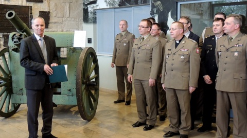 Mirosław Giętkowski, dyrektor Muzeum Wojsku Lądowych w Bydgoszczy otworzył oficjalnie nową ekspozycję. Fot. Robin Jesse