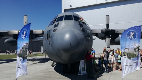 Na wystawie Air Fair każdy może zajrzeć do samolotu czy śmigłowca. Fot. Robin Jesse