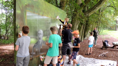 Mural na Barbarce ma uczcić przedstawicieli inteligencji polskiej, zamordowanych przez hitlerowców w 1939 roku. Fot. Michał Zaręba