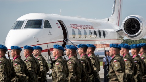 Podczas ceremonii, w której uczestniczy wiceszef MON Bartosz Kownacki, nowa maszyna w Siłach Zbrojnych RP otrzymała imię "Generał Kazimierz Pułaski". Fot. PAP/Tytus Żmijewski