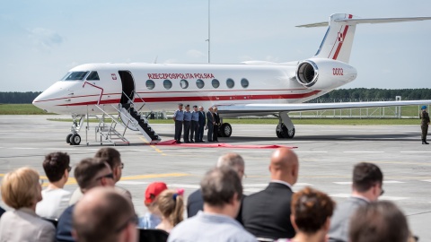 Podczas ceremonii, w której uczestniczy wiceszef MON Bartosz Kownacki, nowa maszyna w Siłach Zbrojnych RP otrzymała imię "Generał Kazimierz Pułaski". Fot. PAP/Tytus Żmijewski